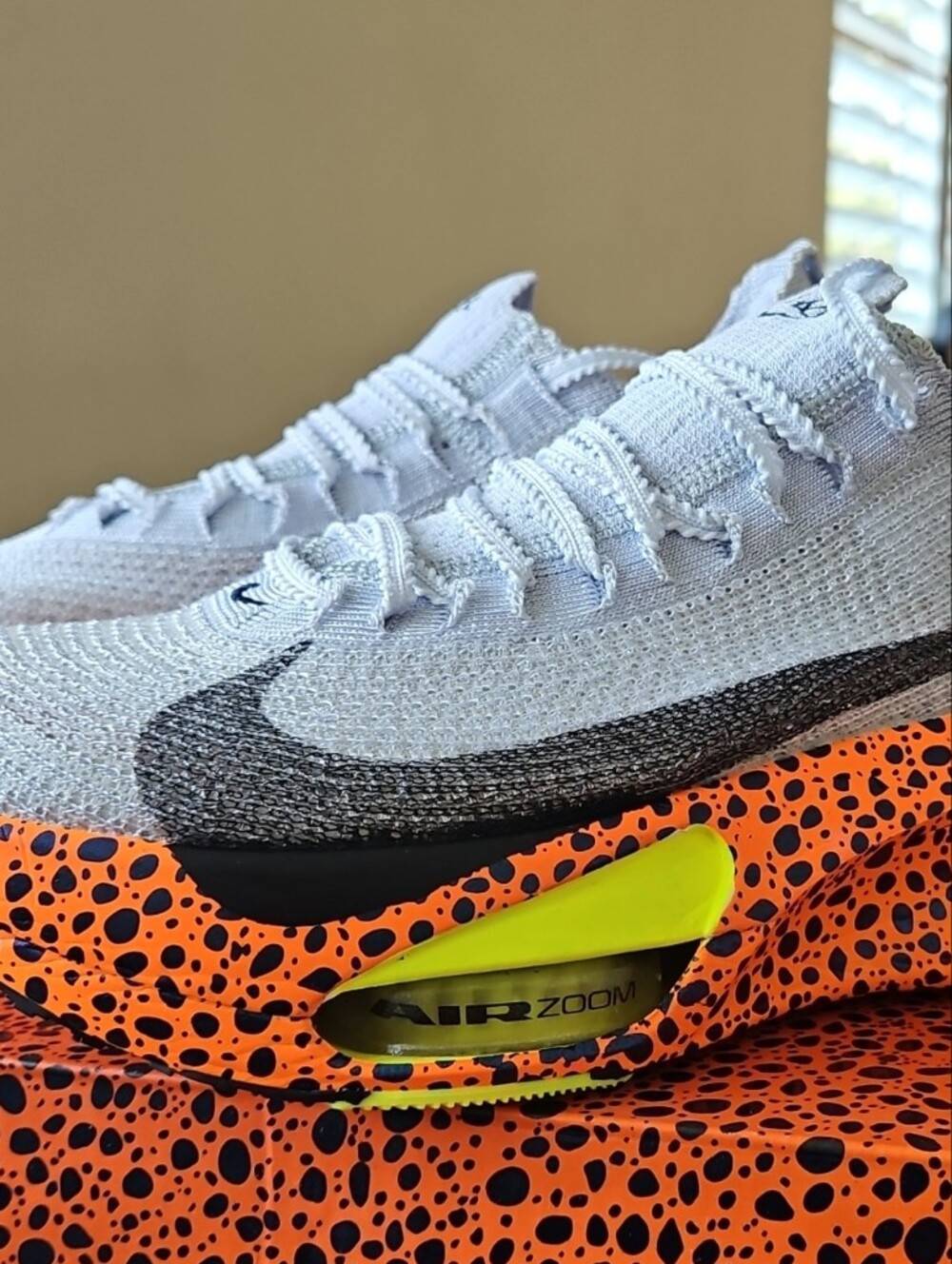Nike White and Neon Yellow Men's/Women's Athletic Zoom Shoes